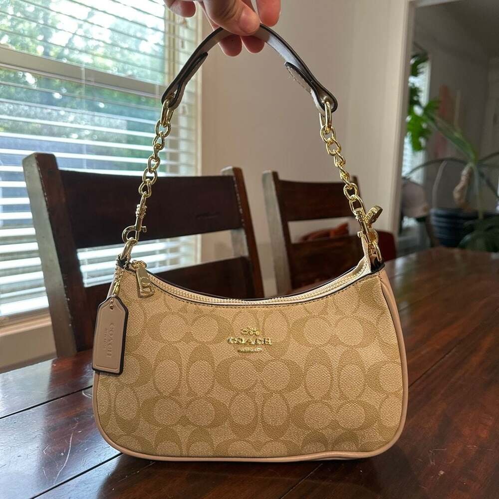 Coach Teri Shoulder Bag In Signature Canvas